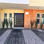 Casa Bon Ubicada En Nueva Galicia Residencial, Es Una Propiedad Completa Al Sur De La Ciudad Que Te Ofrece Modernidad, Espacio, Tranquilidad, Cuenta Con 4 Recamaras 3 Banos Completos Y 2 Cajones De Estacionamiento Privados